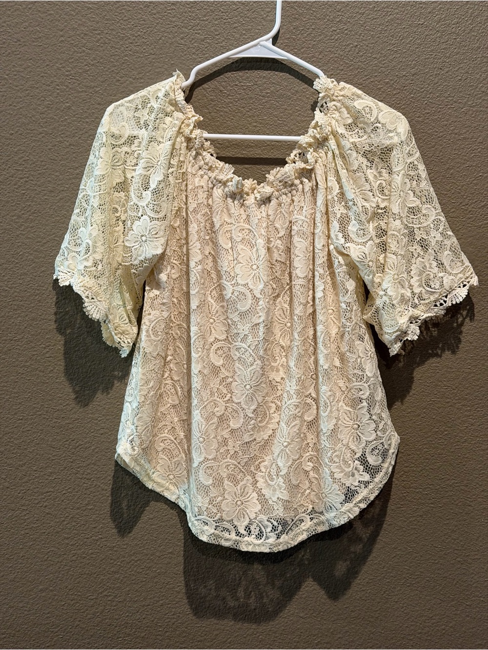 Umgee Cream Lace Peasant Off-Shoulder Top